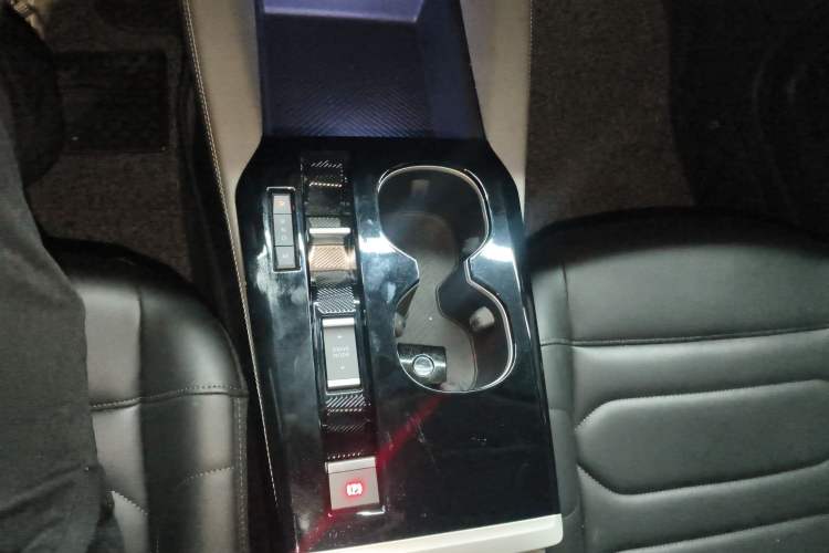 Used Citroen C5 X 2024 1.6T Extraordinary Power Gear Lever