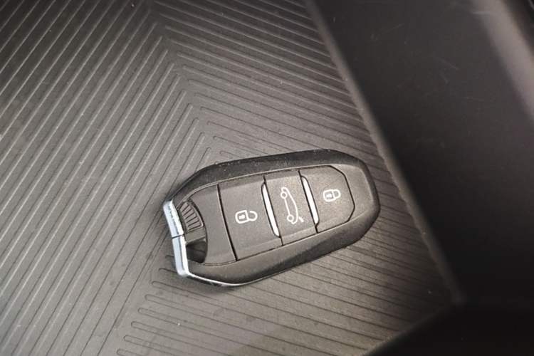 Used Citroen C5 X 2024 1.6T Traveler Extraordinary Interior 1