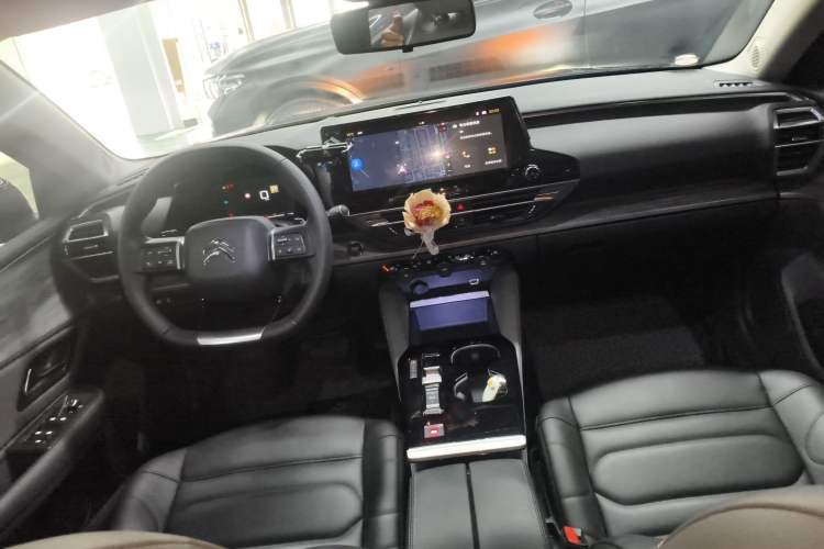 Used Citroen C5 X 2024 1.6T Extraordinary Power Interior 2