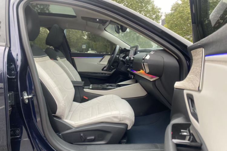 Used Citroen C5 X 2024 1.6T Traveler Extraordinary Interior 5
