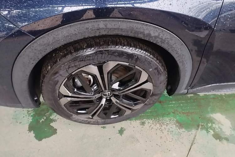 Used Citroen C5 X 2024 1.6T Traveler Extraordinary Left Front Wheel Hub
