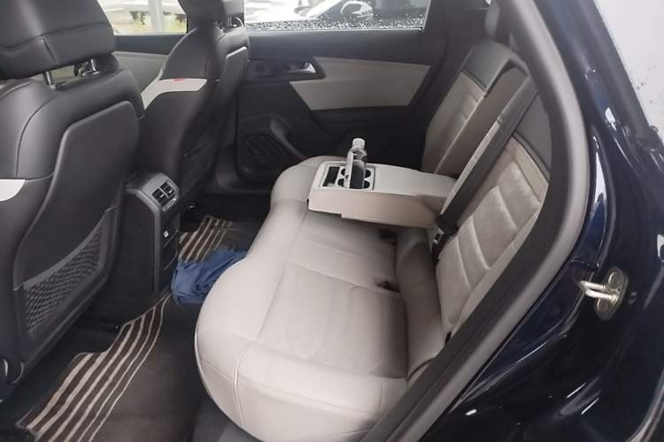 Used Citroen C5 X 2024 1.6T Traveler Extraordinary Left Rear Seat
