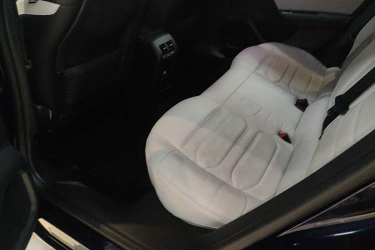 Used Citroen C5 X 2024 1.6T Traveler Extraordinary Left Rear Seat
