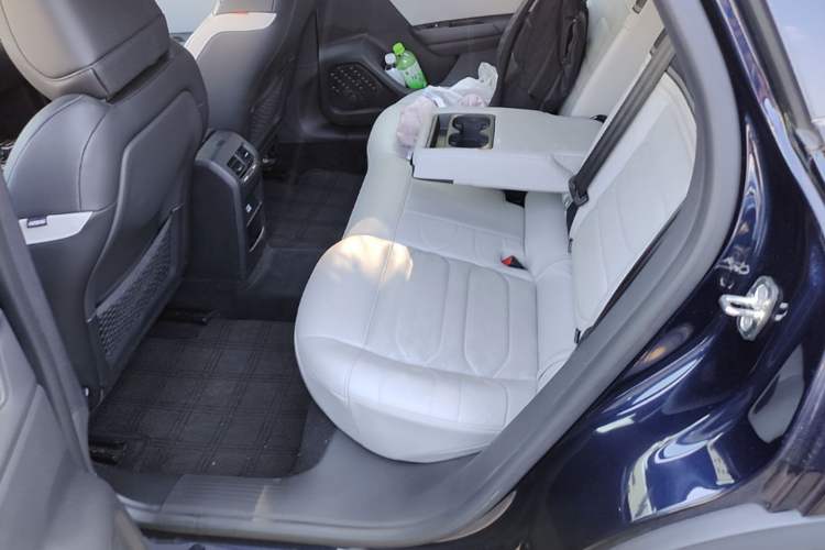 Used Citroen C5 X 2024 1.6T Traveler Extraordinary Left Rear Seat