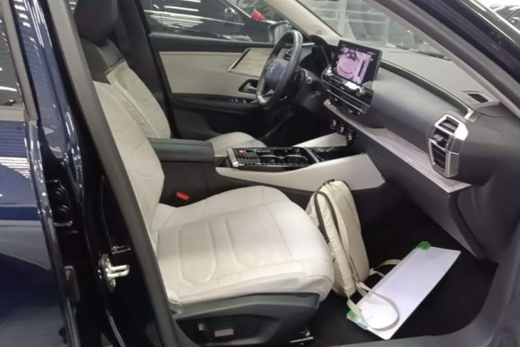 Used Citroen C5 X 2024 1.6T Traveler Extraordinary Right Front Seat