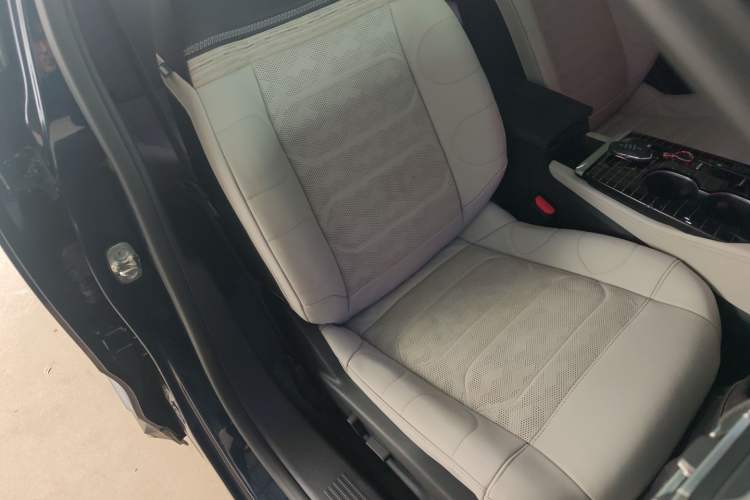 Used Citroen C5 X 2024 1.6T Traveler Extraordinary Right Front Seat