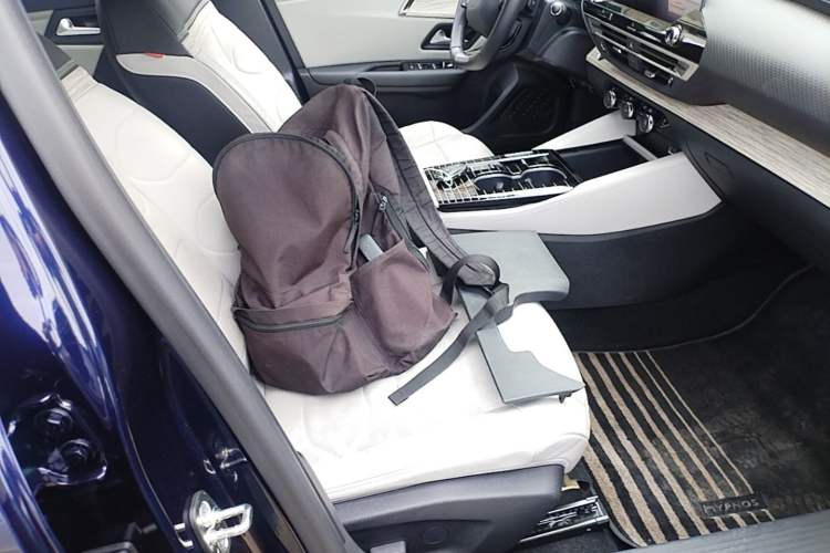 Used Citroen C5 X 2024 1.6T Traveler Extraordinary Right Front Seat