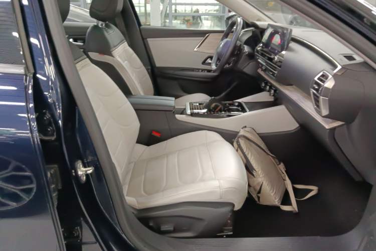 Used Citroen C5 X 2024 1.6T Traveler Extraordinary Right Front Seat