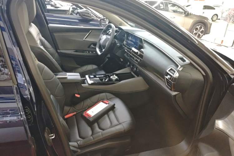 Used Citroen C5 X 2024 1.6T Enjoy the Extraordinary Right Front Seat