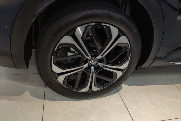 Used Citroen C5 X 2024 1.6T Traveler Extraordinary Right Rear Wheel Hub
