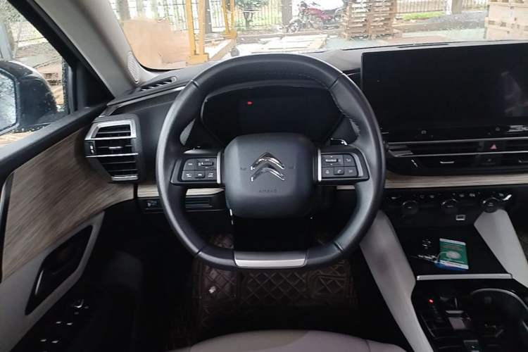 Used Citroen C5 X 2024 1.6T Traveler Extraordinary Steering Wheel