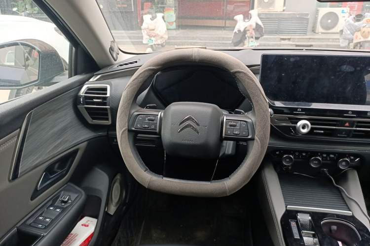 Used Citroen C5 X 2024 1.6T Extraordinary Power Steering Wheel