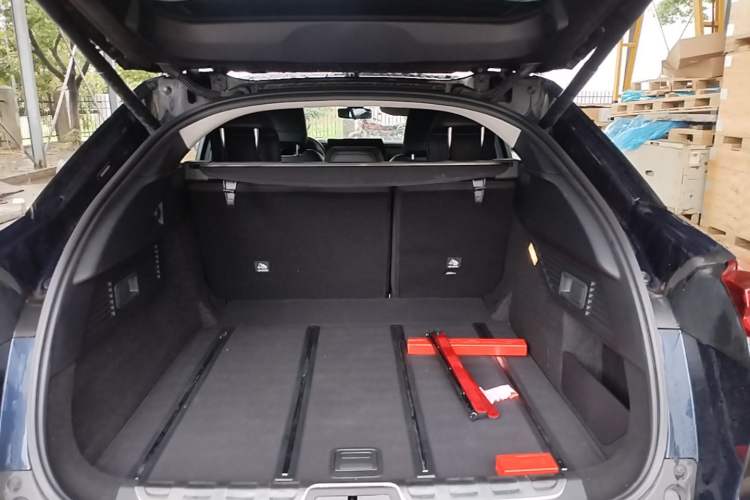 Used Citroen C5 X 2024 1.6T Traveler Extraordinary Trunk