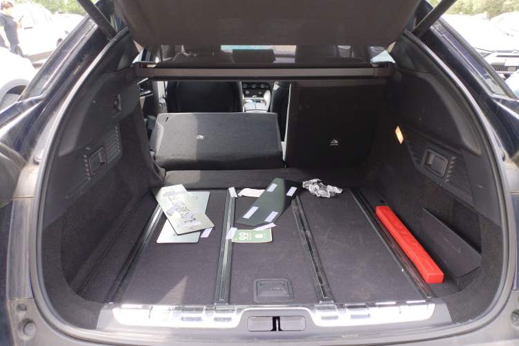 Used Citroen C5 X 2024 1.6T Traveler Extraordinary Trunk
