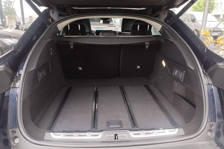 Used Citroen C5 X 2024 1.6T Traveler Extraordinary Trunk