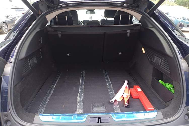 Used Citroen C5 X 2024 1.6T Traveler Extraordinary Trunk