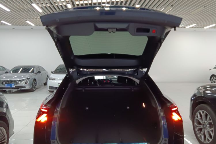 Used Citroen C5 X 2024 1.6T Traveler Extraordinary Trunk