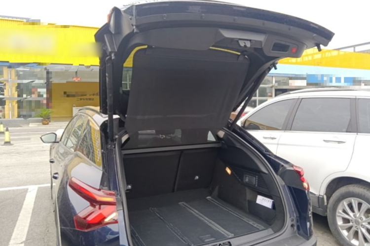 Used Citroen C5 X 2024 1.6T Traveler Extraordinary Trunk