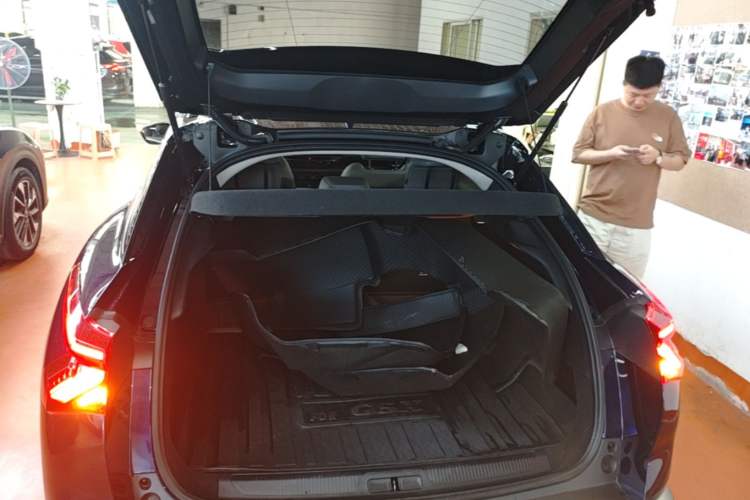 Used Citroen C5 X 2024 1.6T Enjoy the Extraordinary Trunk