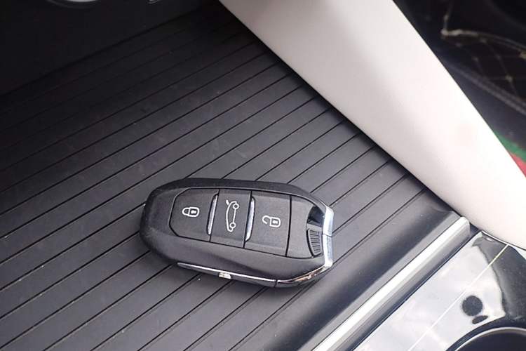 Used Citroen C5 X 2024 1.6T Traveler Extraordinary Vehicle Key