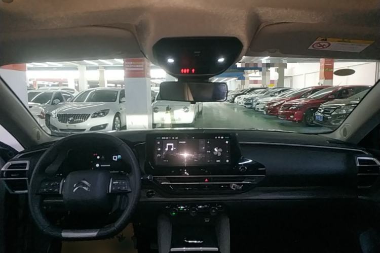 Used Citroen C5 X 2024 1.6T Extraordinary Power Center Console