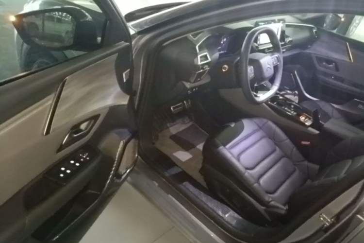 Used Citroen C5 X 2024 1.6T Extraordinary Power Driver Seat