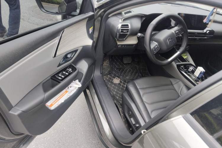 Used Citroen C5 X 2024 1.6T Extraordinary Power Driver Seat
