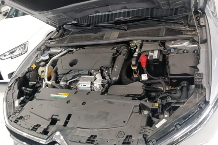 Used Citroen C5 X 2024 1.6T Enjoy the Extraordinary Engine Bay