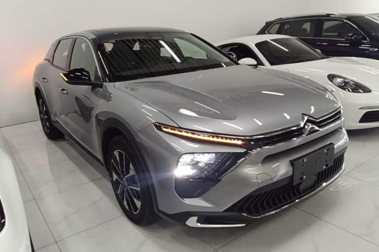 Used Citroen C5 X 2024 1.6T Enjoy the Extraordinary Front Right 45 Deg