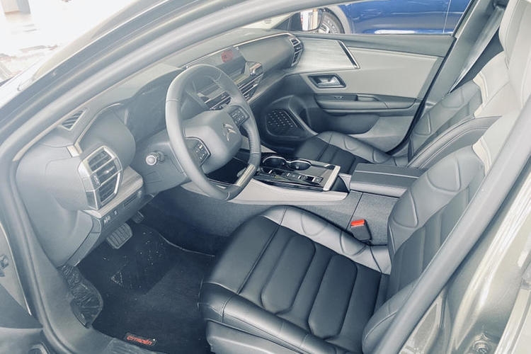 Used Citroen C5 X 2024 1.6T Enjoy the Extraordinary Interior 1