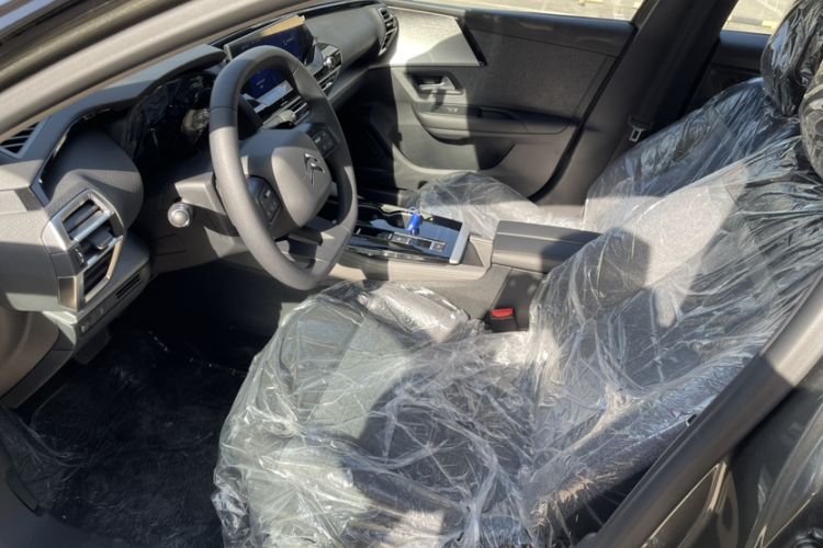 Used Citroen C5 X 2024 1.6T Enjoy the Extraordinary Interior 2