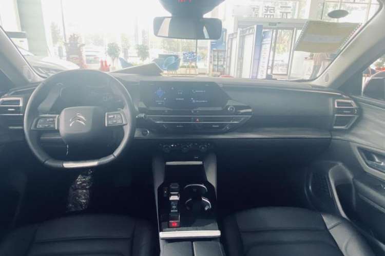 Used Citroen C5 X 2024 1.6T Enjoy the Extraordinary Interior 3