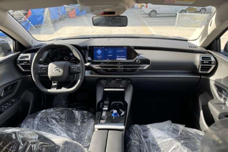 Used Citroen C5 X 2024 1.6T Enjoy the Extraordinary Interior 3