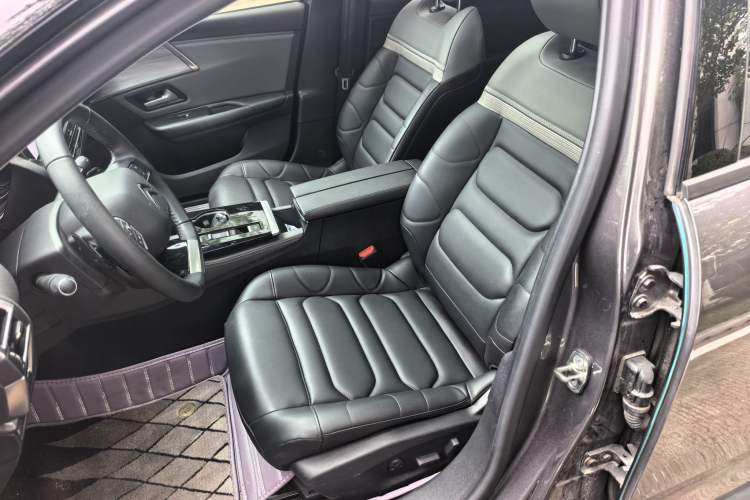 Used Citroen C5 X 2024 1.6T Extraordinary Power Interior 5