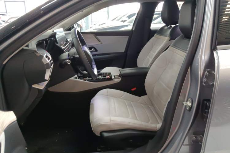 Used Citroen C5 X 2024 1.6T Traveler Extraordinary Left Front Seat