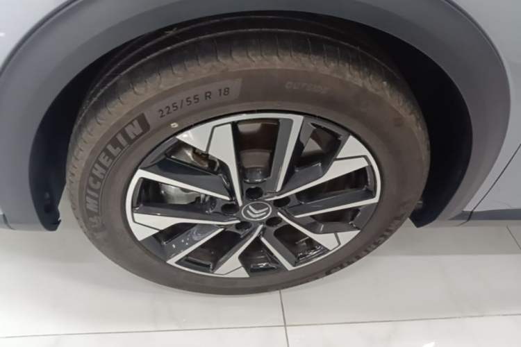 Used Citroen C5 X 2024 1.6T Enjoy the Extraordinary Left Front Wheel Hub