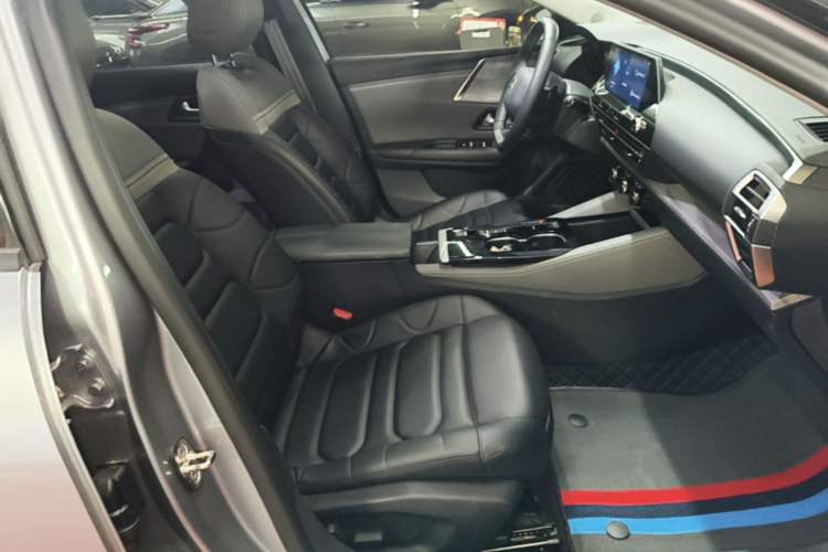 Used Citroen C5 X 2024 1.6T Enjoy the Extraordinary Right Front Seat