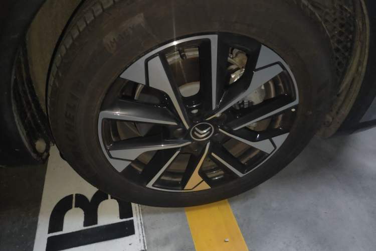 Used Citroen C5 X 2024 1.6T Enjoy the Extraordinary Right Front Wheel Hub