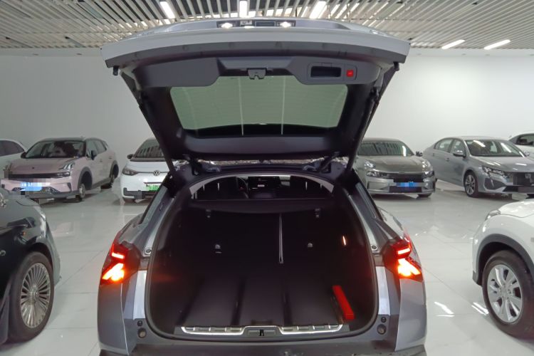 Used Citroen C5 X 2024 1.6T Traveler Extraordinary Trunk