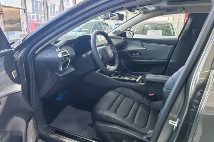 Used Citroen C5 X 2024 1.6T Enjoy the Extraordinary Interior 2