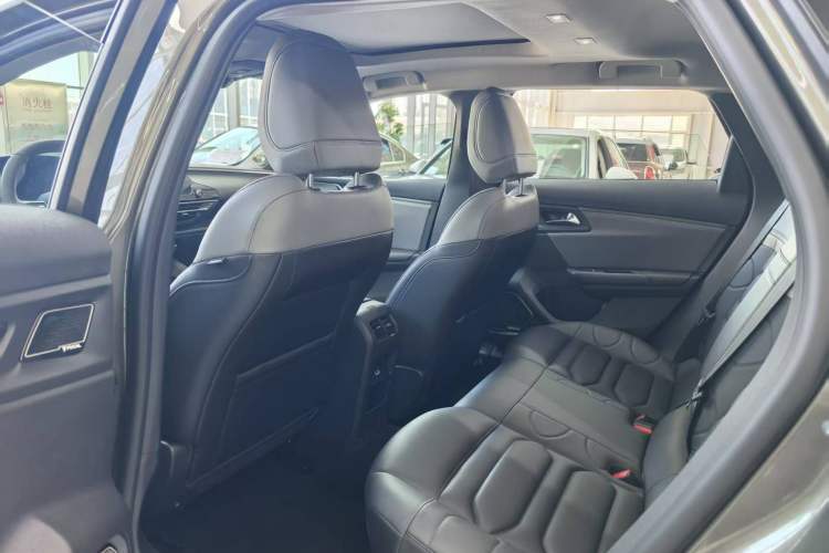 Used Citroen C5 X 2024 1.6T Enjoy the Extraordinary Interior 3