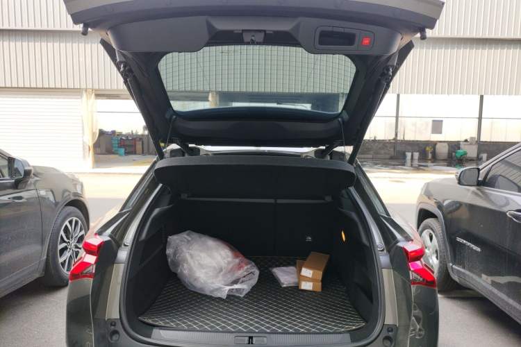 Used Citroen C5 X 2024 1.6T Extraordinary Power Trunk