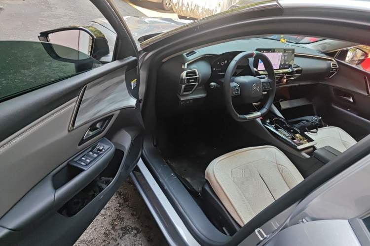 Used Citroen C5 X 2024 1.6T Extraordinary Power Driver Seat