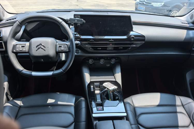 Used Citroen C5 X 2024 1.6T Extraordinary Power Interior 1
