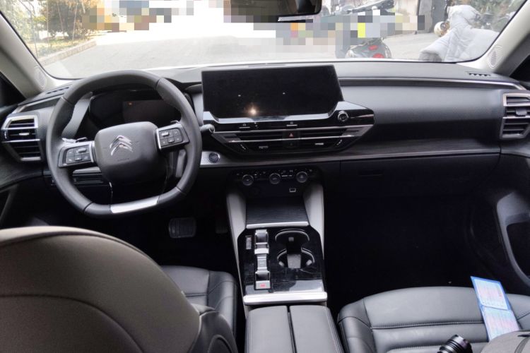 Used Citroen C5 X 2024 1.6T Extraordinary Power Center Console