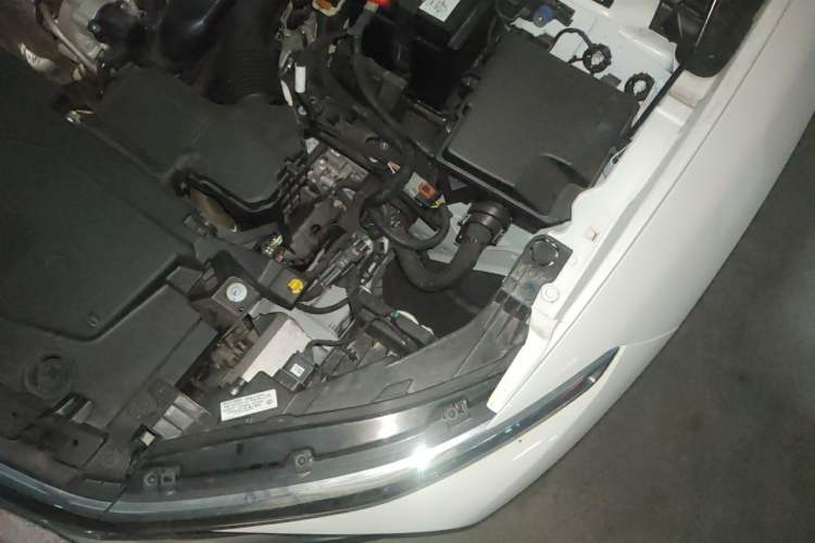 Used Citroen C5 X 2024 1.6T Extraordinary Power Engine Bay Left