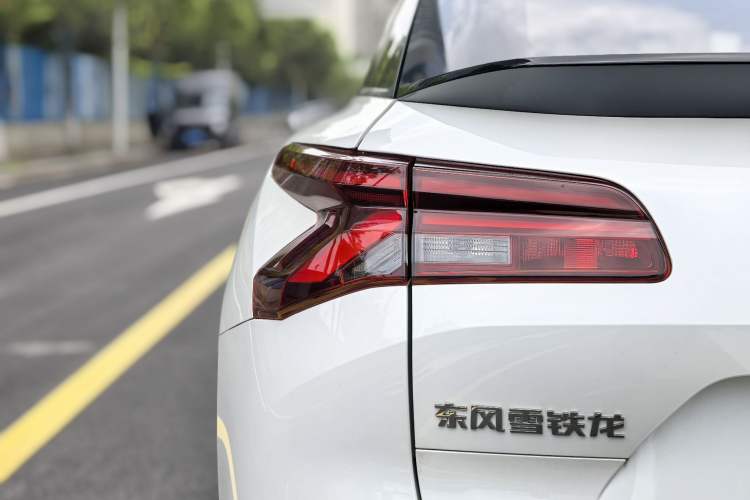 Used Citroen C5 X 2024 1.6T Enjoy the Extraordinary Exterior 10
