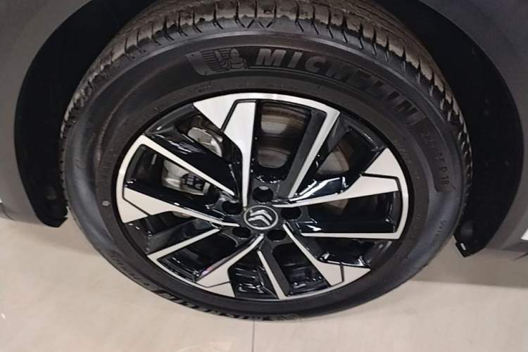 Used Citroen C5 X 2024 1.6T Enjoy the Extraordinary Exterior 4