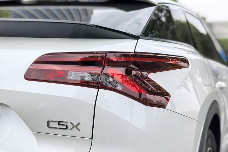 Used Citroen C5 X 2024 1.6T Enjoy the Extraordinary Exterior 9