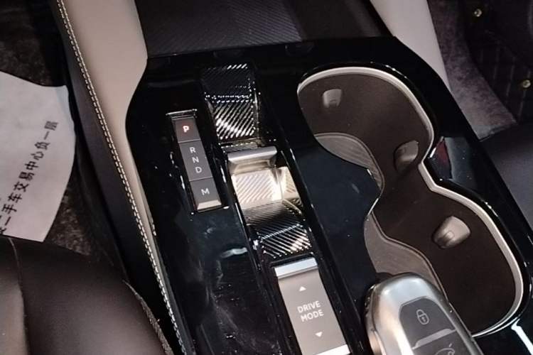Used Citroen C5 X 2024 1.6T Enjoy the Extraordinary Gear Lever